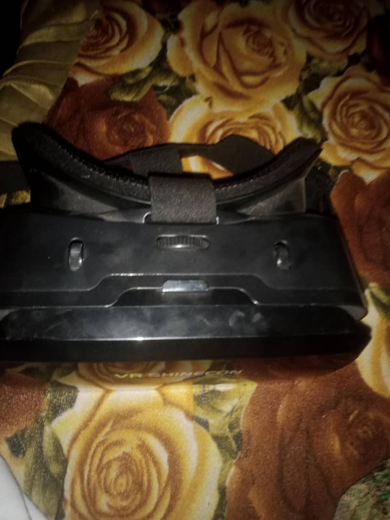 VR Box With Remote - 3D Virtual Glasses - Good Condition 1