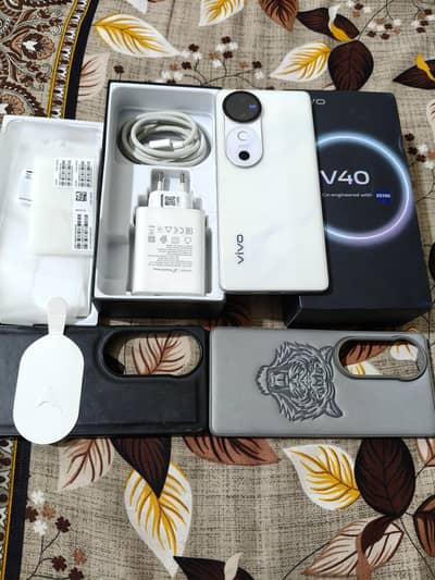 Vivo v40.12gb 256