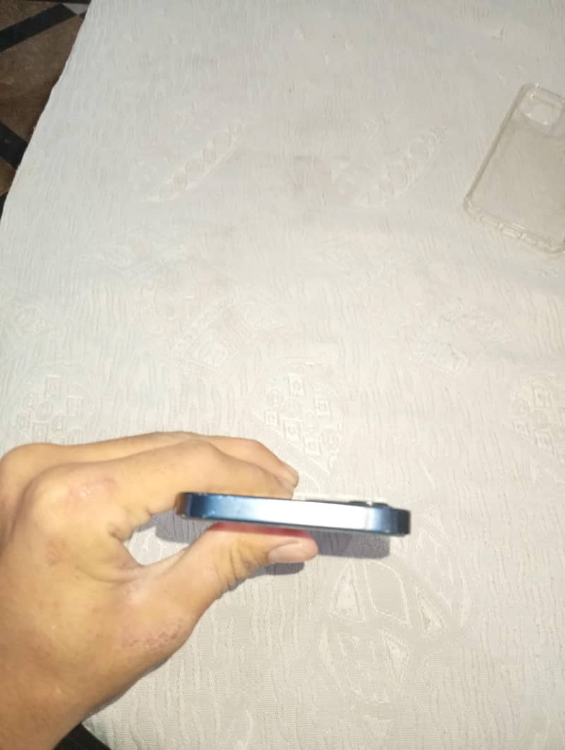 Apple iPhone 12 5