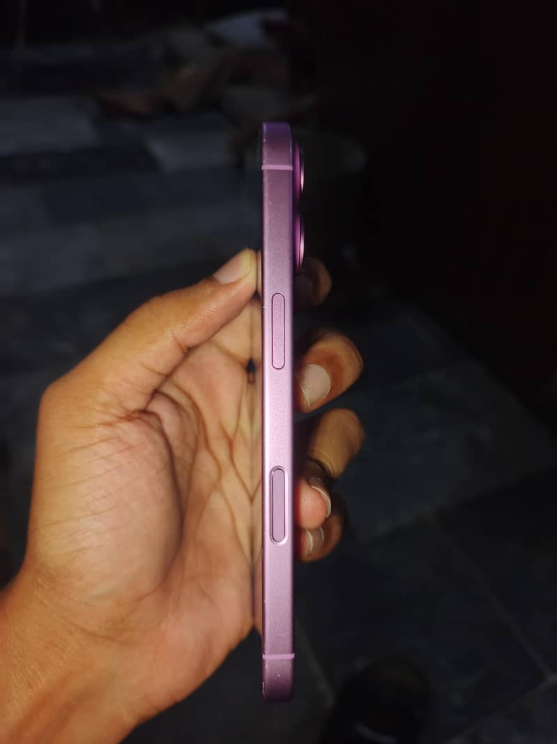 Apple iPhone 16 1