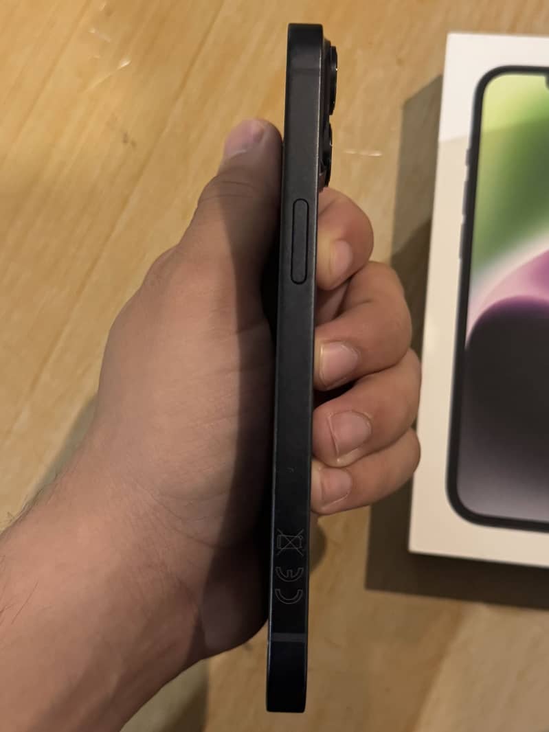 Apple iPhone 14 2