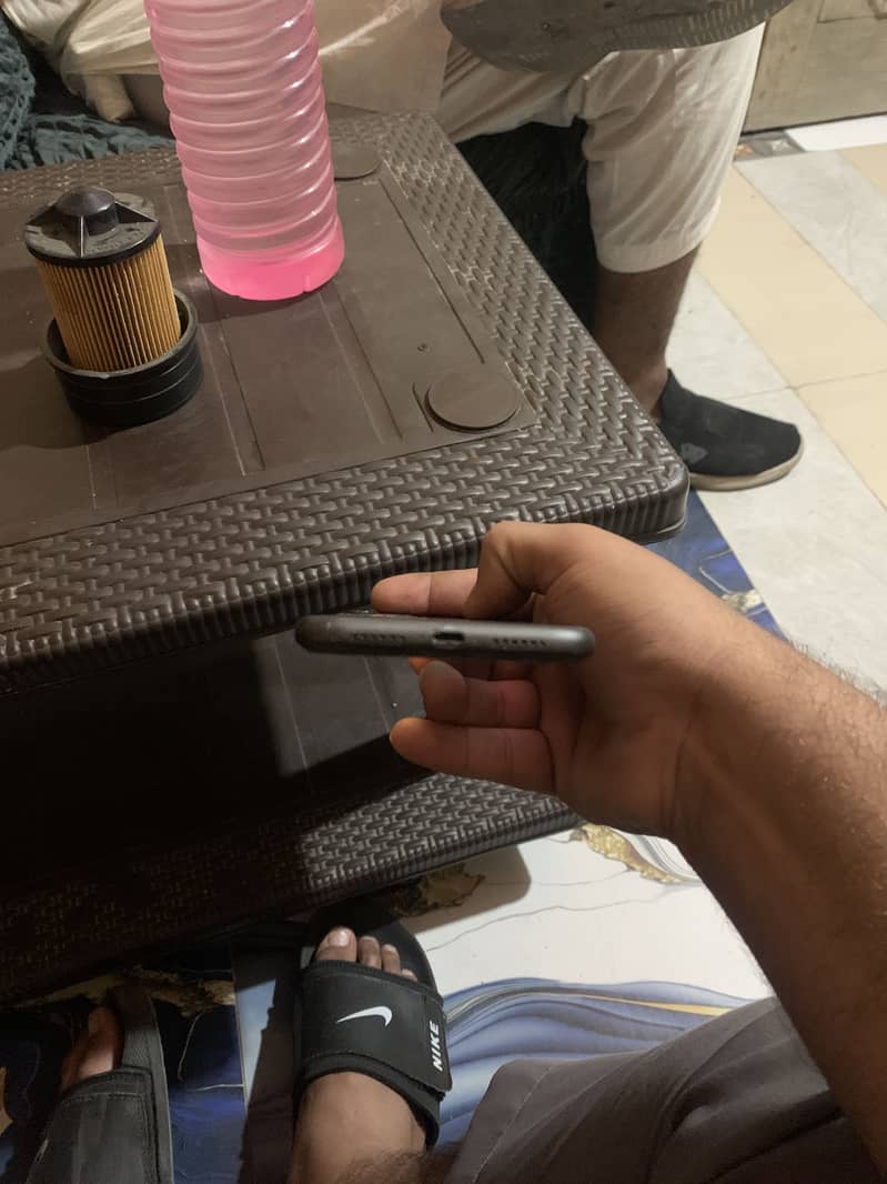 Apple iPhone 11 3