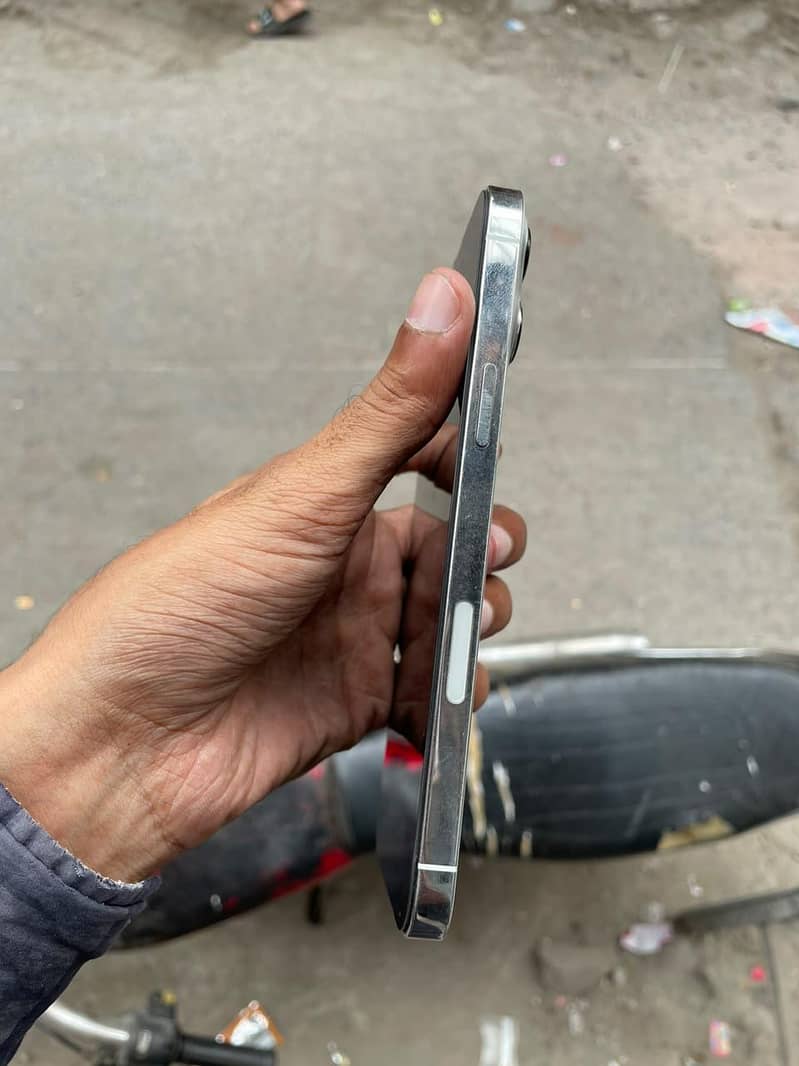 Apple iPhone 13 Pro Max 5