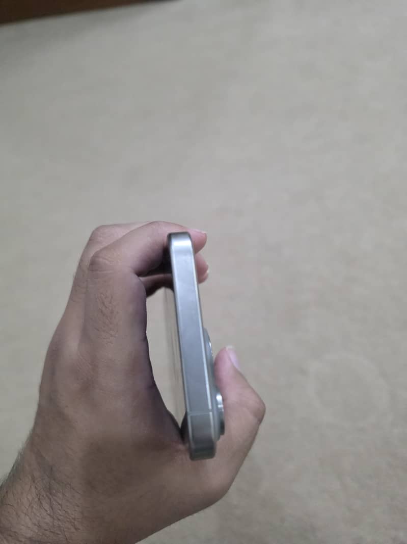 Apple iPhone 15 Pro Max 7