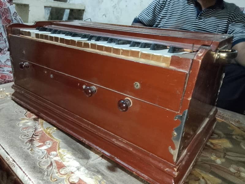 Harmonium 1
