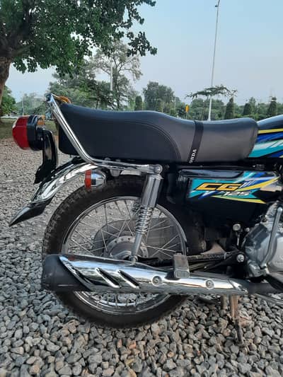 Honda CG 125 Black Addition 2026