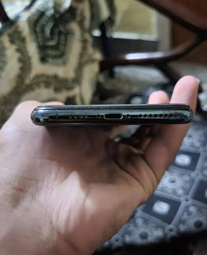 Apple iPhone 11 Pro Max 1