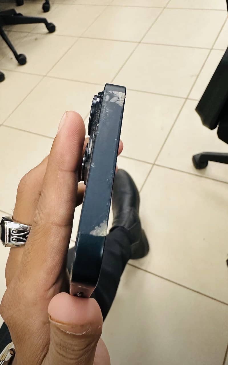 iPhone 14 JV 3