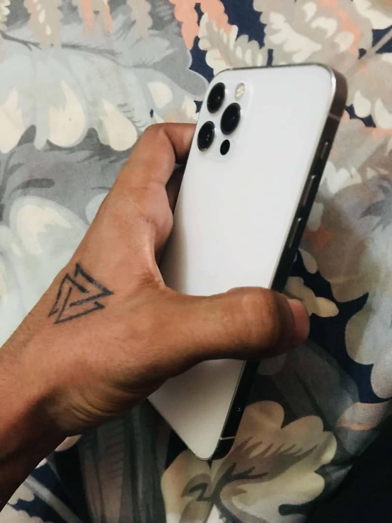 Apple iPhone 12 Pro 0