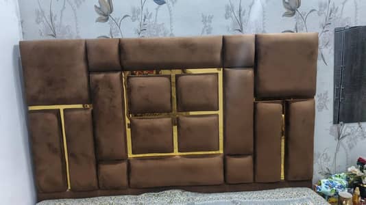 Modern Velvet Padded Wooden Bed with 1 side table