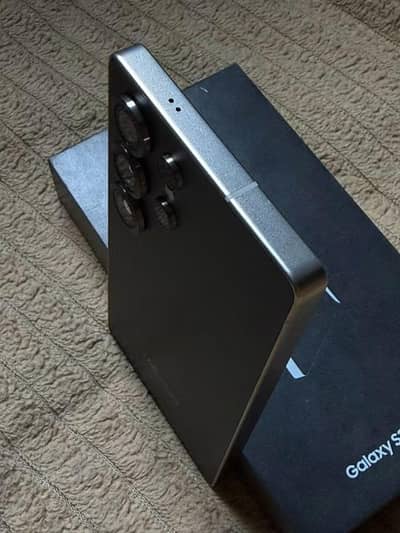 ​Samsung Galaxy S25 Ultra 12/512 PTA Approved + Box
