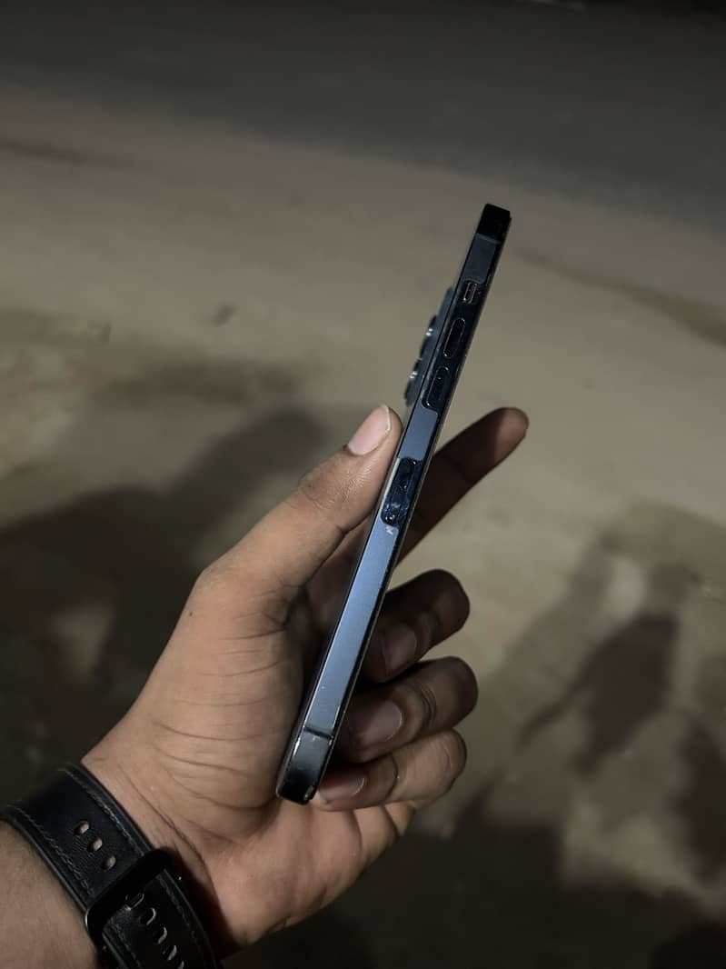 Apple iPhone 12 Pro Max 3