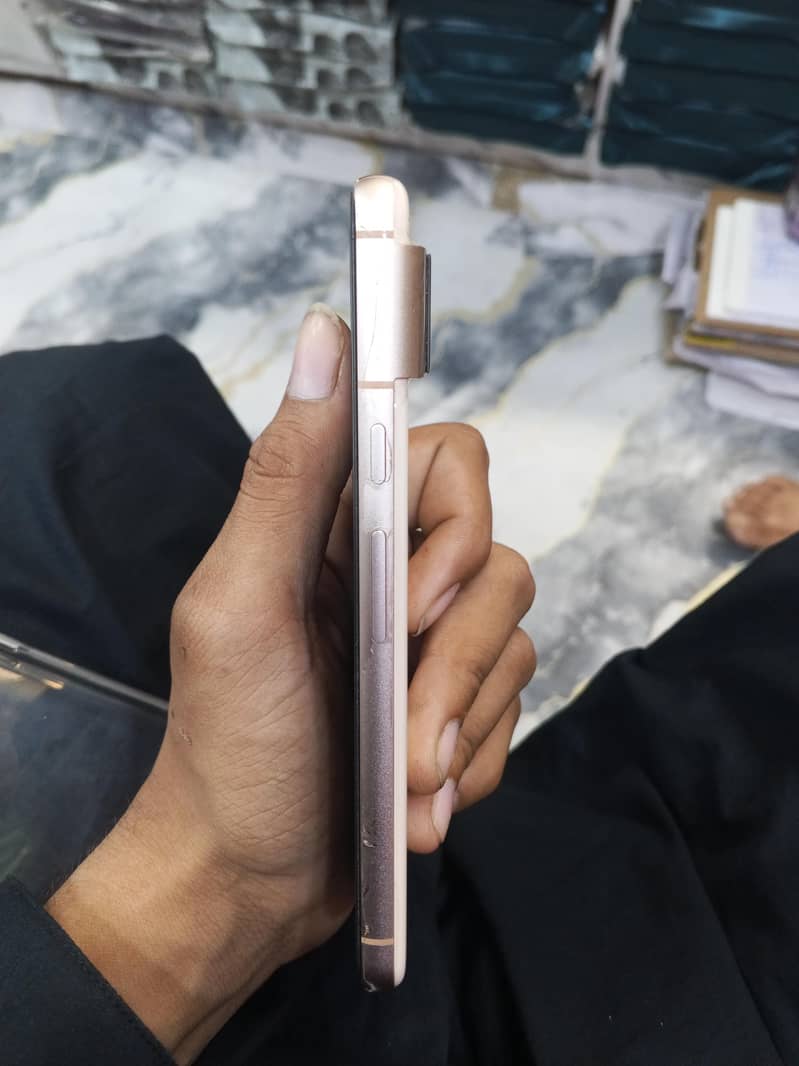 Google Pixel 8 3