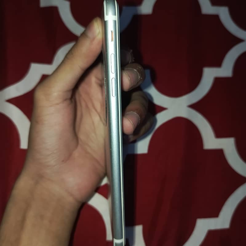 Apple iPhone 7 Plus 2