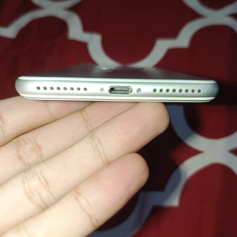 Apple iPhone 7 Plus 4