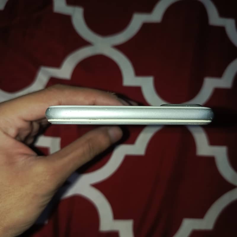 Apple iPhone 7 Plus 6