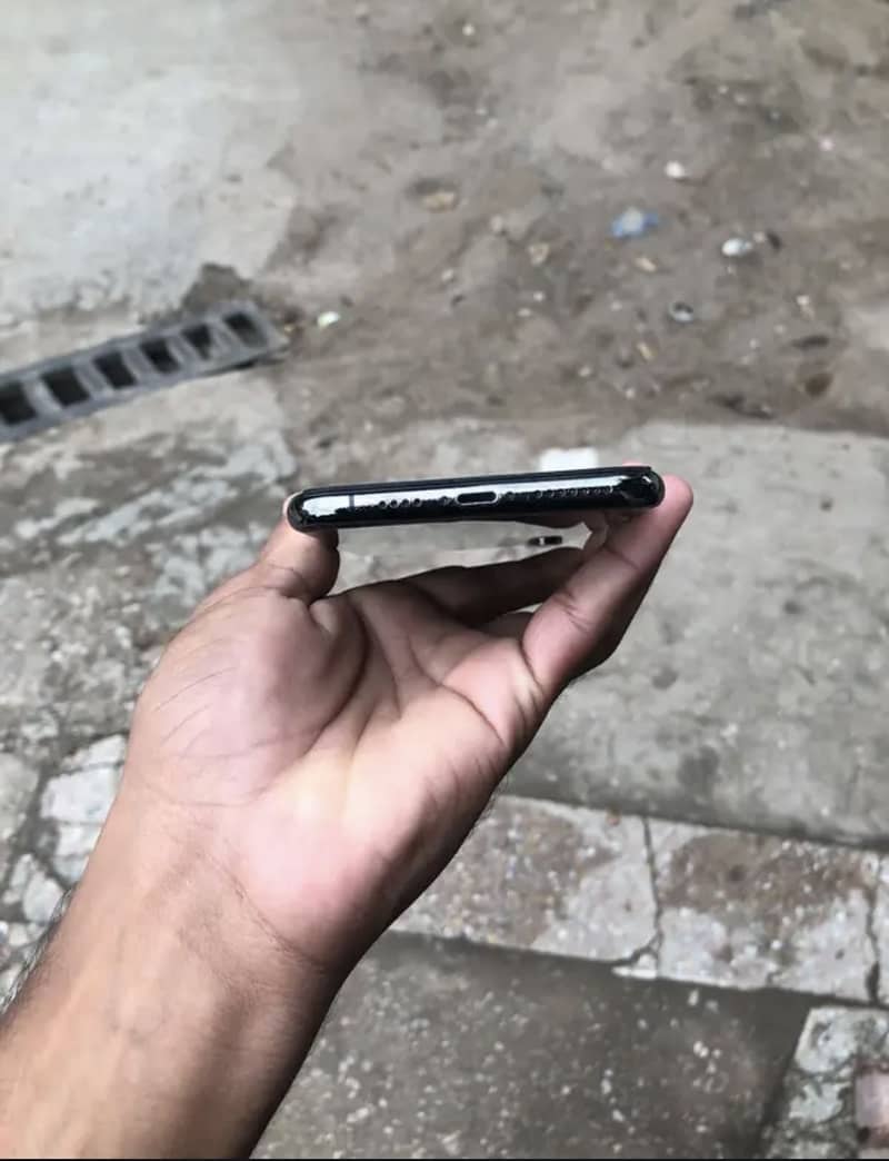 Apple iPhone XS Max 1