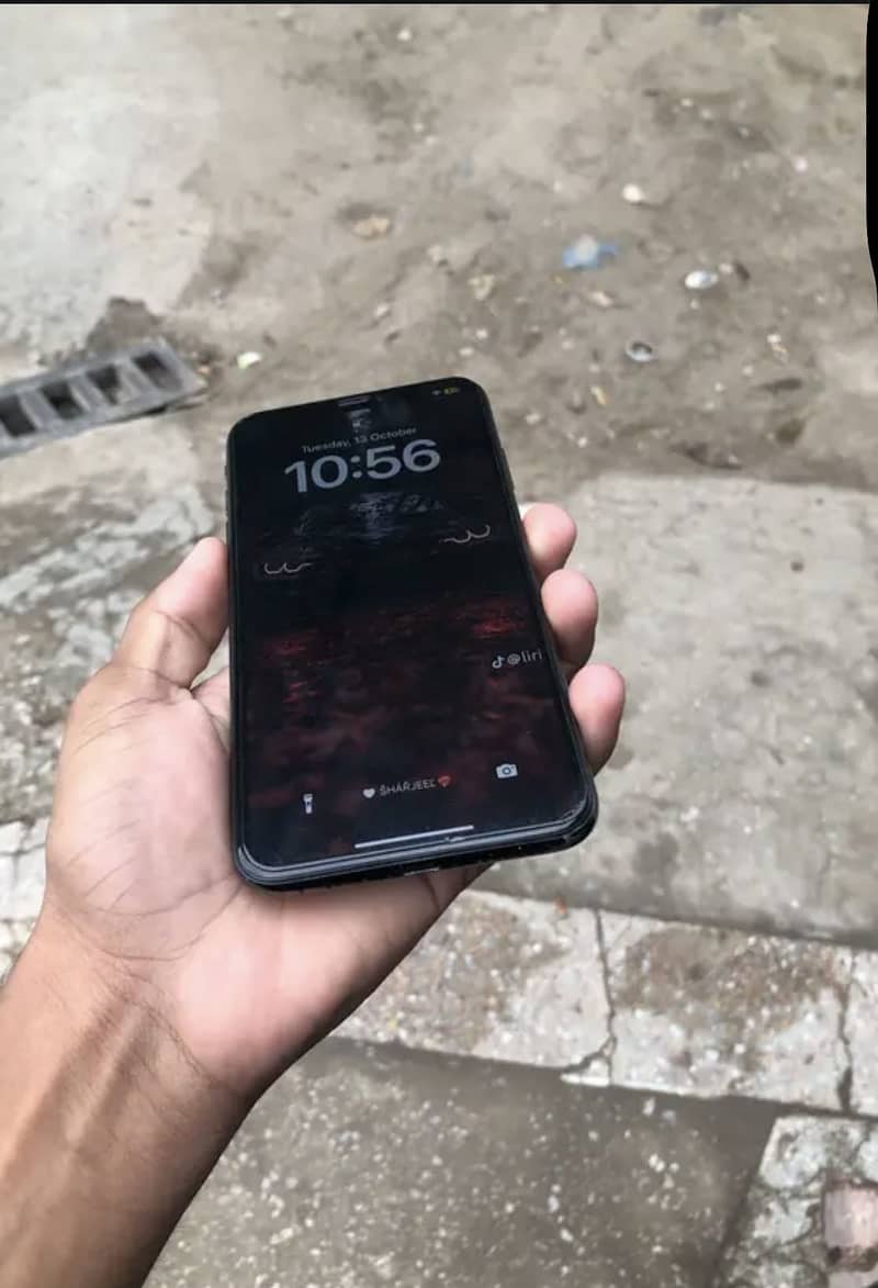 Apple iPhone XS Max 3
