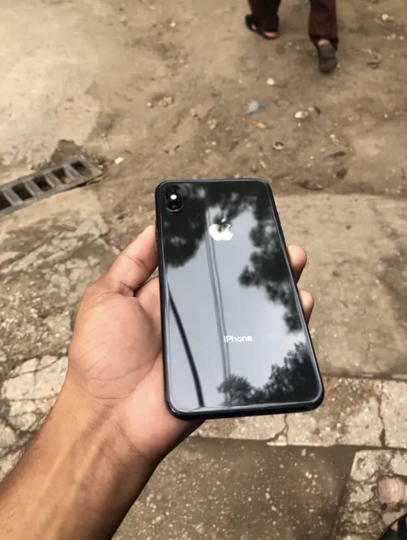 Apple iPhone XS Max 0