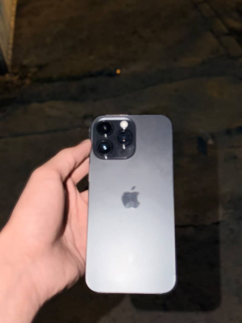 Apple iPhone 14 Pro Max 0