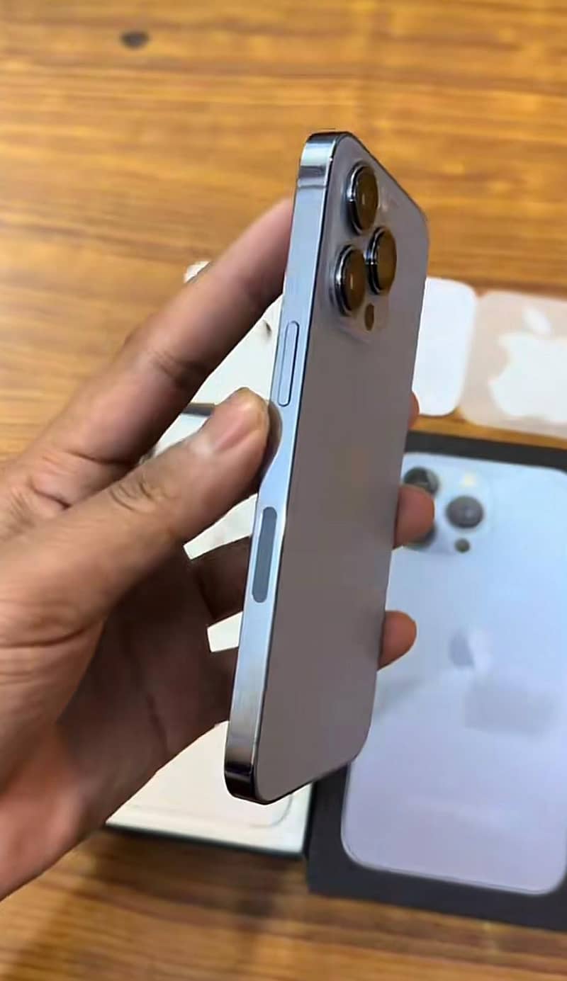 Apple iPhone 13 Pro 1