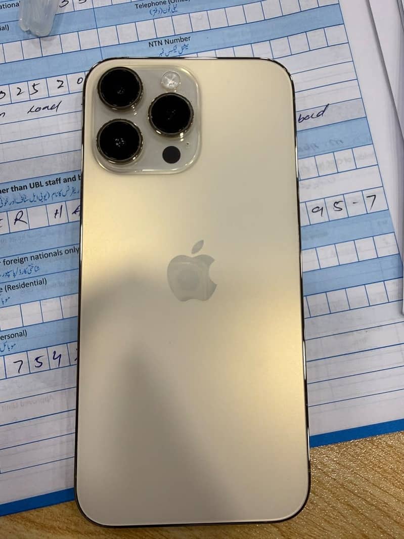 Apple iPhone 14 Pro Max 1