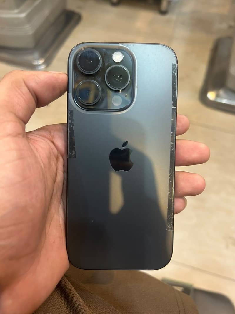 Apple iPhone 16 Pro 0