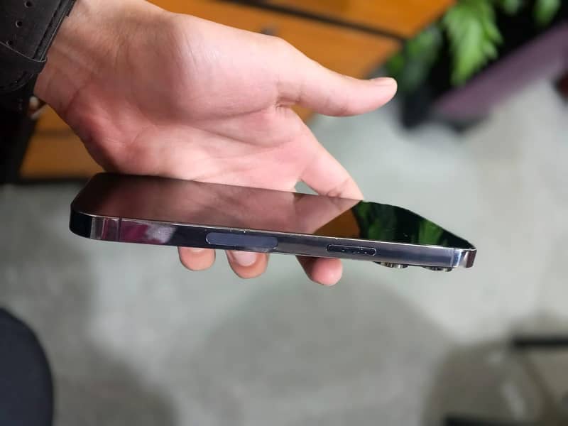 Apple iPhone 14 Pro 1