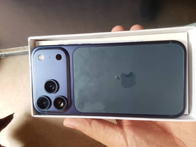 Apple iPhone 17 Pro Max 2