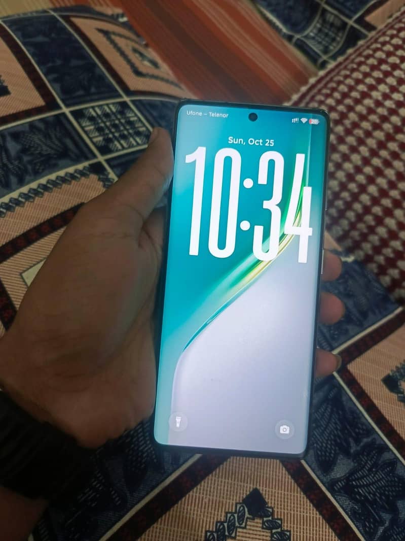 Tecno CAMON 40 Pro 1