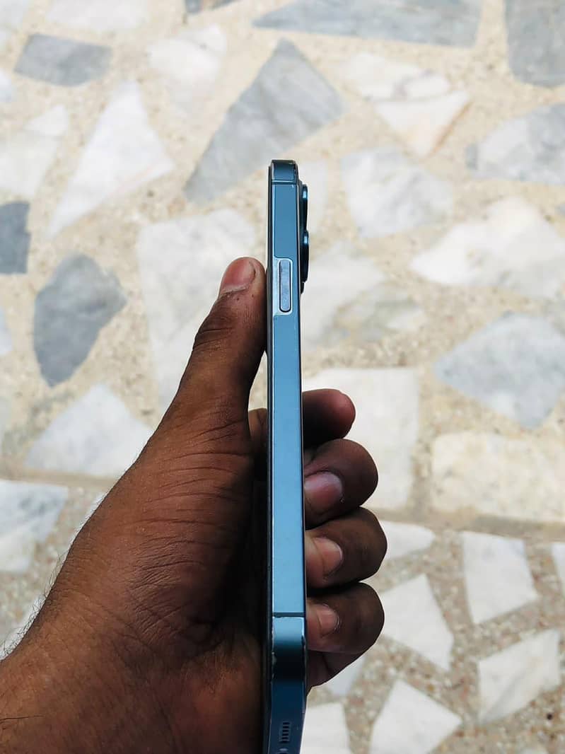Apple iPhone 12 Pro Max 4