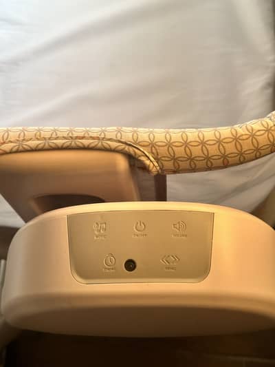Mastela 4-in-1 Automatic Baby Swing & Bassinet – 10/10 Condition
