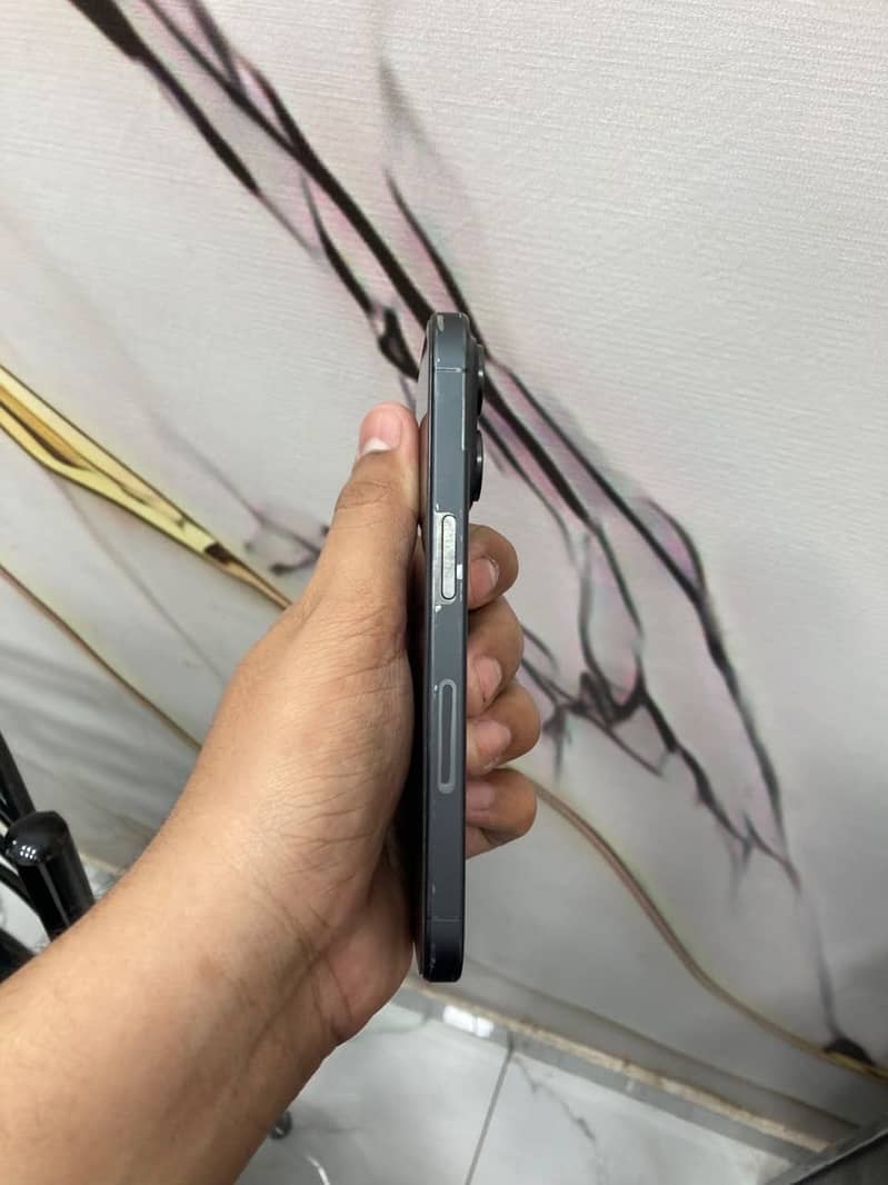 Apple iPhone 15 Pro 6
