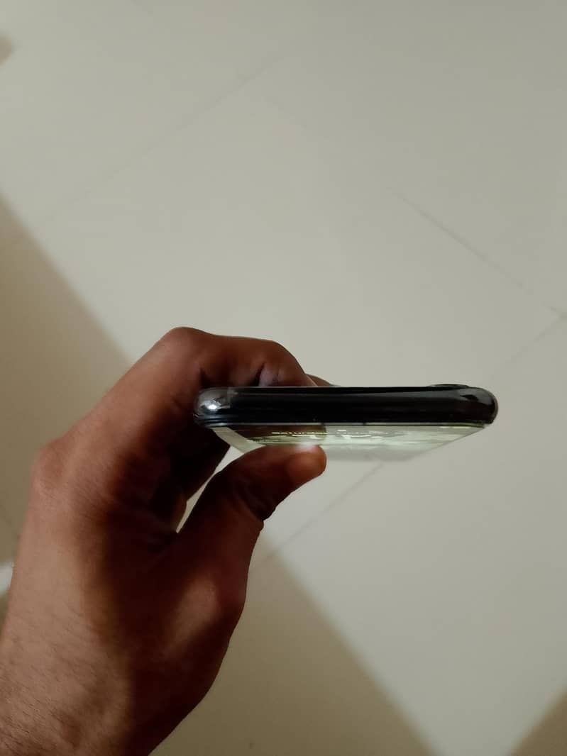 Apple iPhone X 4