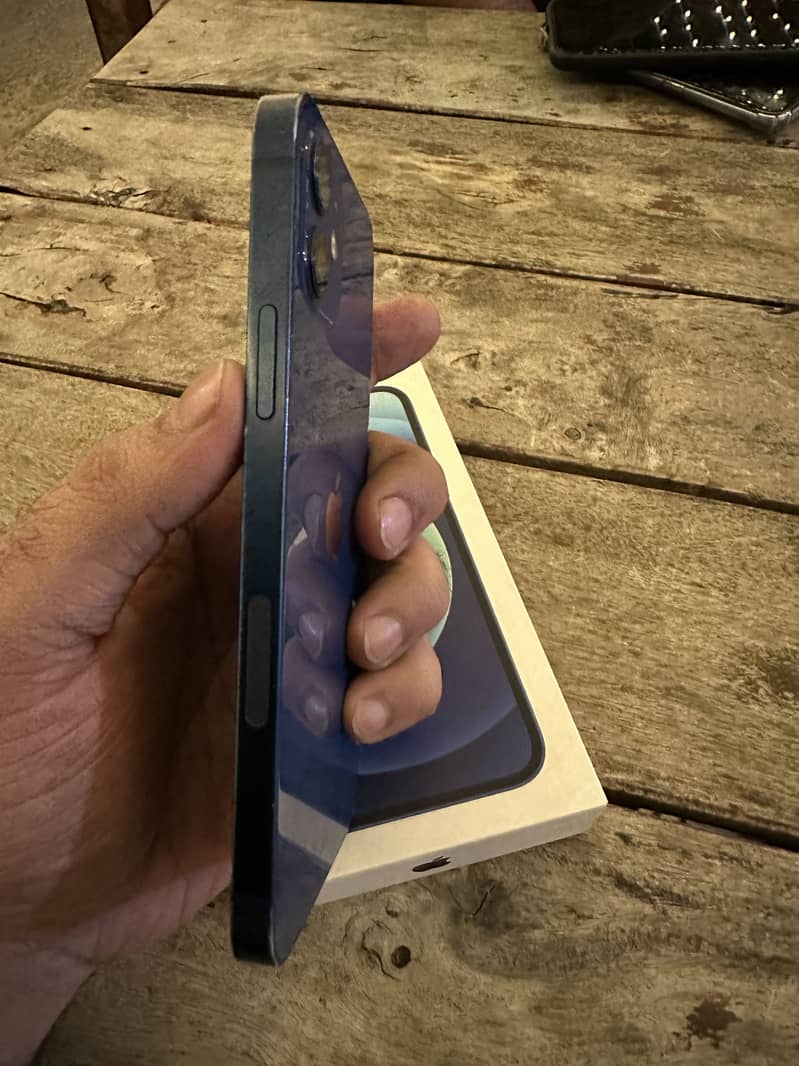 Apple iPhone 12 2