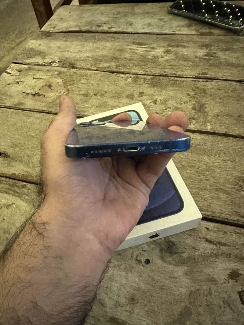 Apple iPhone 12 3
