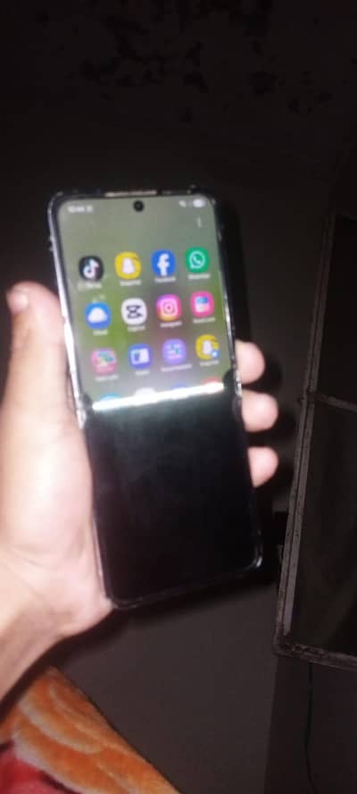 Samsung Mobile Z Flip 5 Exchange Possible
