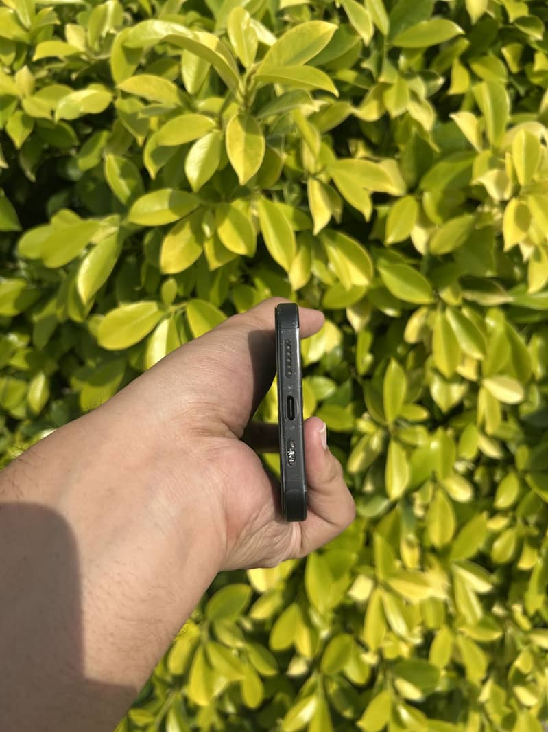 Apple iPhone 15 plus 2