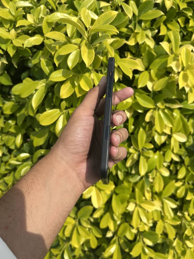 Apple iPhone 15 plus 6