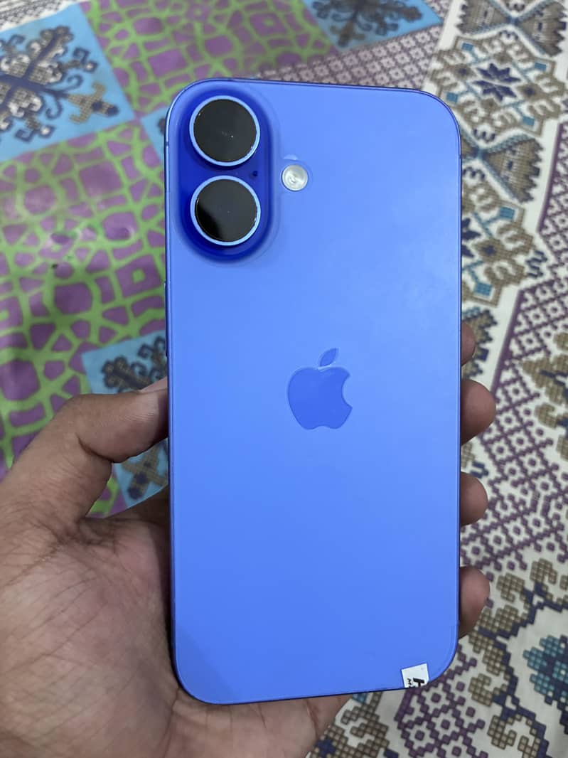Apple iPhone 16 0