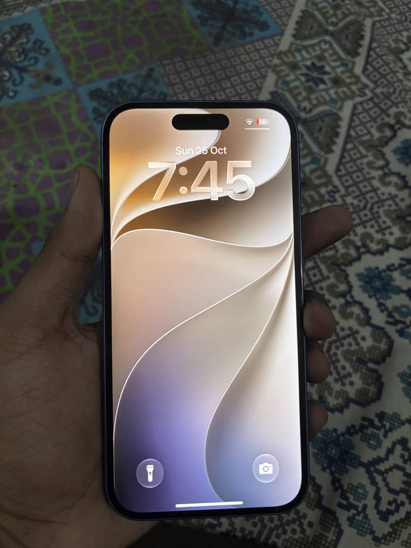 Apple iPhone 16 1