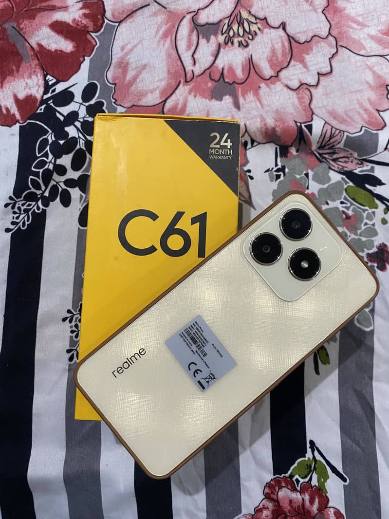 Realme C61 0