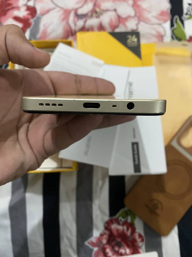 Realme C61 4