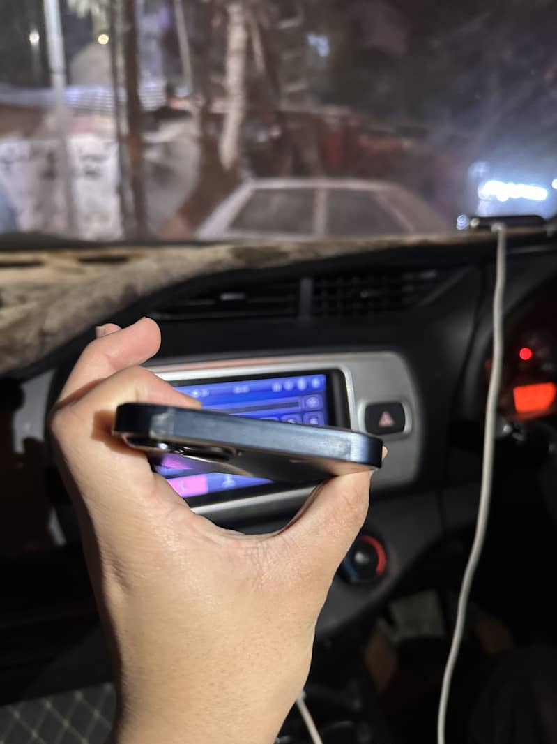 Apple iPhone 13 0