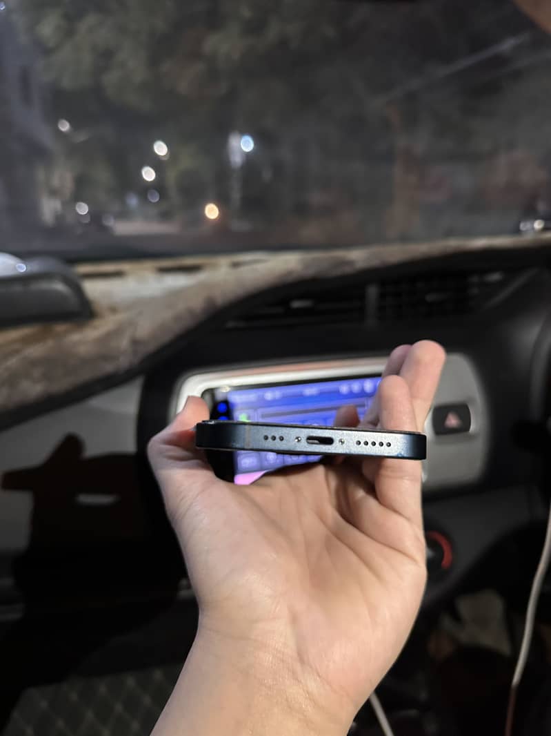 Apple iPhone 13 7