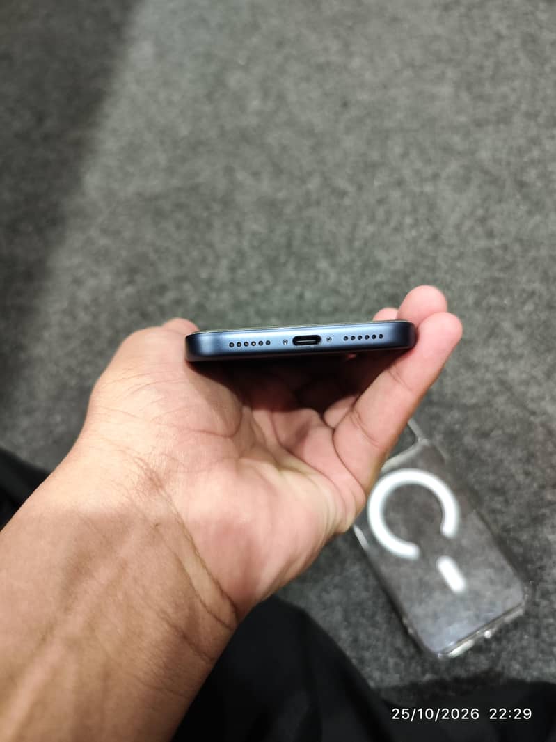 Apple iPhone 17 Pro Max 4
