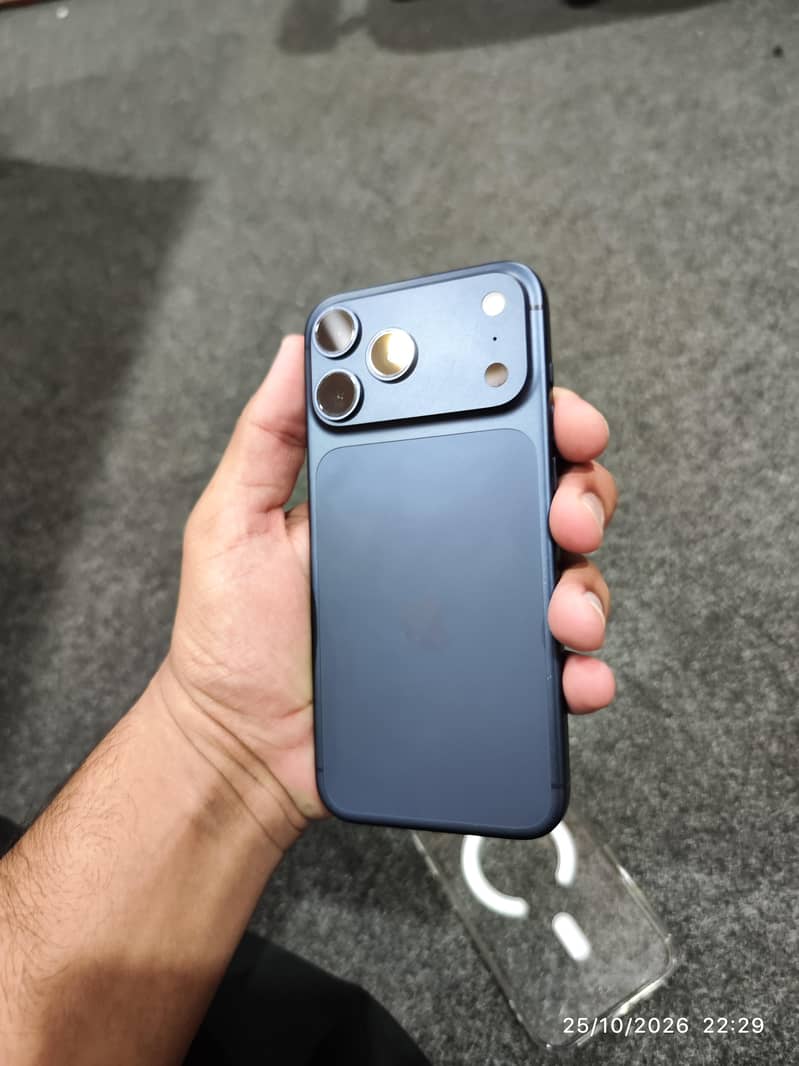 Apple iPhone 17 Pro Max 5