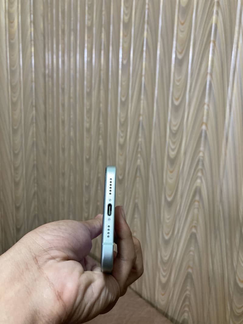 Apple iPhone 15 plus 2