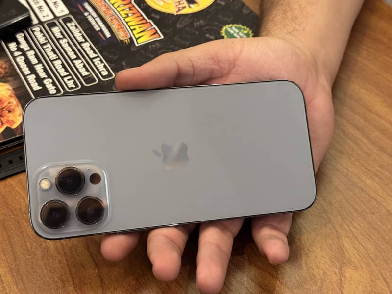 Apple iPhone 13 Pro Max 3