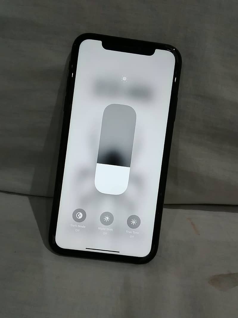 iPhone XR 4